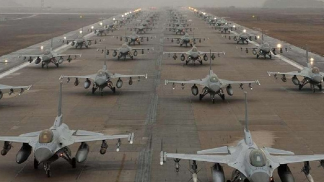 Bombardieri USA in volo sulla Corea del Nord.