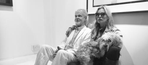 Robert Davidson and Kate Moss at the Whitebank Fine Art Gallery, by Balkan. (Own work)