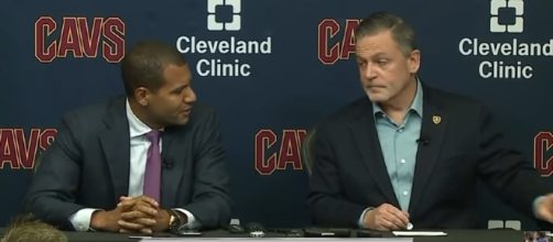 Dan Gilbert and Koby Altman during a press conference (c) https://www.youtube.com/channel/UCBFQHE6Ws0xGM3LP1smao3A