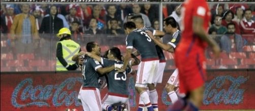 La gioia dei giocatori paraguaiani dopo la grande vittoria di Santiago sul Cile