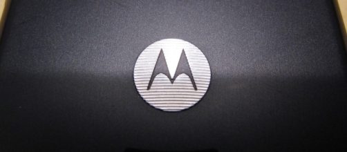 Motorola shows off ShatterShield technology of Moto Z2 Force in YouTube video / Photo via Titanas, Flickr