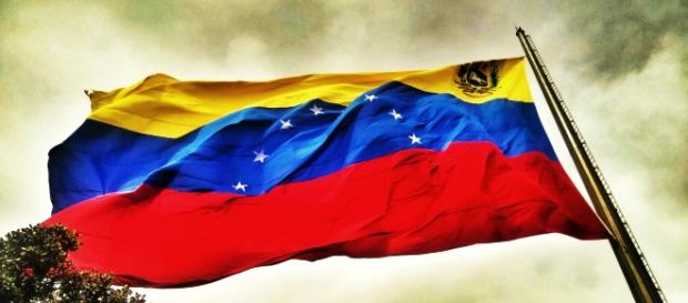 Bandera de Venezuela en la tormenta Bandera de Venezuela en la tormenta