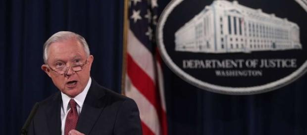 El fiscal general Jeff Session justificó que el programa privó a jóvenes estadounidenses de obtener trabajos El fiscal general Jeff Session justificó que el programa privó a jóvenes estadounidenses de obtener trabajos