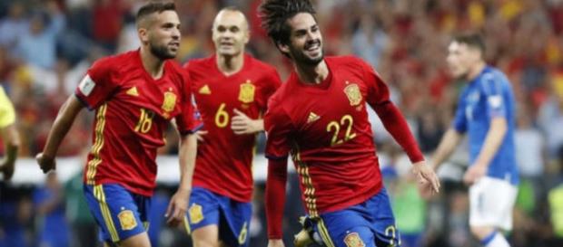 Isco fue la bujía de España con dos goles y un gran partido. MARCA.com. Isco fue la bujía de España con dos goles y un gran partido. MARCA.com.