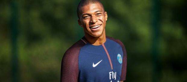 Kylian Mbappé est la nouvelle recrue du PSG Kylian Mbappé est la nouvelle recrue du PSG