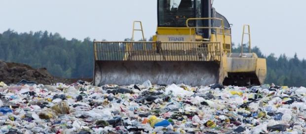 Waste management. Image via Pixabay. Waste management. Image via Pixabay.