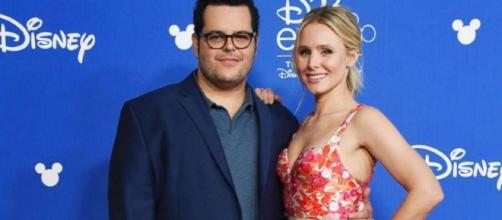 Kristen Bell is an angel sent from above for Josh Gad and his family. [Image Credit: Wochit Entertainment/Youtube]