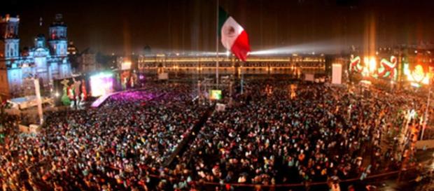 El 15 de septiembre, aniversario de la Revolución Mexicana. El 15 de septiembre, aniversario de la Revolución Mexicana.