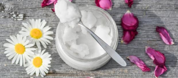 I 5 usi dell'olio di cocco, alleato della bellezza. I 5 usi dell'olio di cocco, alleato della bellezza.