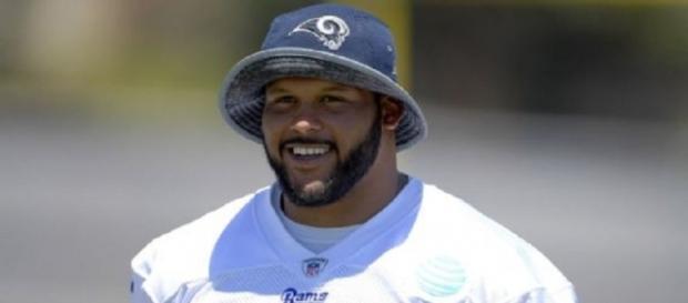 DT Donald reports to Rams, ending holdout - jjasportstudio.com DT Donald reports to Rams, ending holdout - jjasportstudio.com