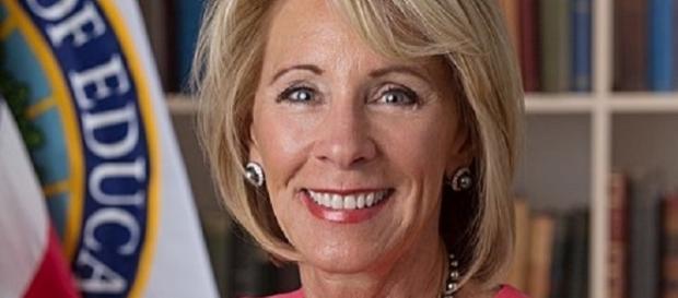 Education Secretary Betsy DeVos (official portrait wikimedia) Education Secretary Betsy DeVos (official portrait wikimedia)