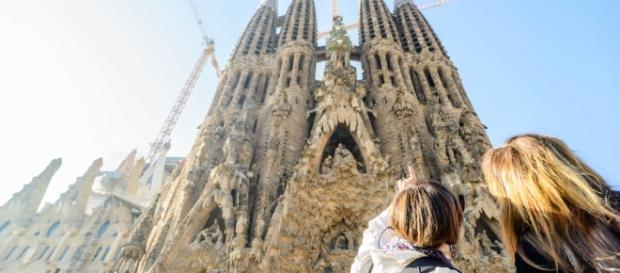 Mossos d’Esquadra mantiene desalojada la Sagrada Familia desde este mediodía (GetYourGuide - getyourguide.com) Mossos d’Esquadra mantiene desalojada la Sagrada Familia desde este mediodía (GetYourGuide - getyourguide.com)