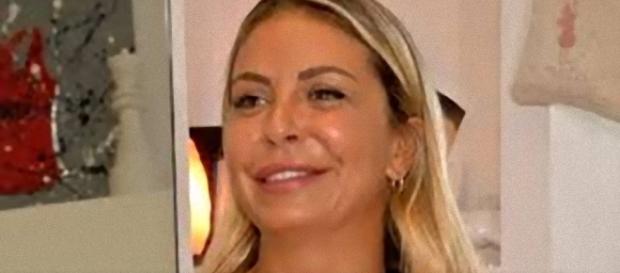 Sabrina Ghio di Uomini e Donne ammette il ritocchino alle labbra. Sabrina Ghio di Uomini e Donne ammette il ritocchino alle labbra.