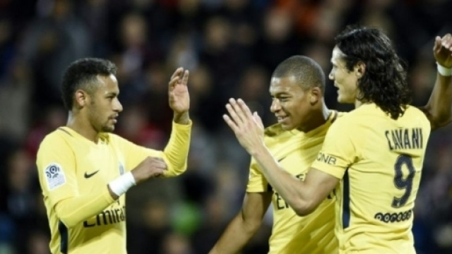 Paris SG, débuts en fanfare pour la triplette Mbappé-Cavani-Neymar ... - liberation.fr