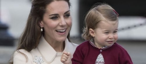 Kate Middleton con la figlioletta Charlotte, due anni