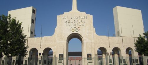 LA Memorial Coliseum - Wikimedia Commons