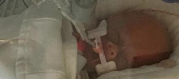 A 37-year-old mom refused chemotherapy so she can give birth to her baby while on life support. Image source: Cure 4 Carrie Facebook Page A 37-year-old mom refused chemotherapy so she can give birth to her baby while on life support. Image source: Cure 4 Carrie Facebook Page
