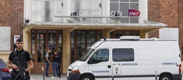 Baie de sânge provocată de un polițist francez care și-a masacrat familia - Foto: Daily Mail (© AFP/Getty Images) Baie de sânge provocată de un polițist francez care și-a masacrat familia - Foto: Daily Mail (© AFP/Getty Images)