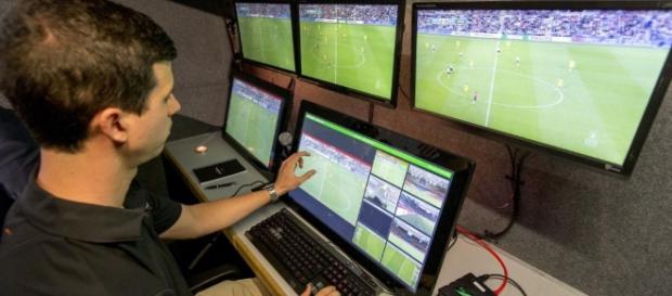 L'arbitrage vidéo a encore beaucoup de chemin à faire pour convaincre les tifosi L'arbitrage vidéo a encore beaucoup de chemin à faire pour convaincre les tifosi