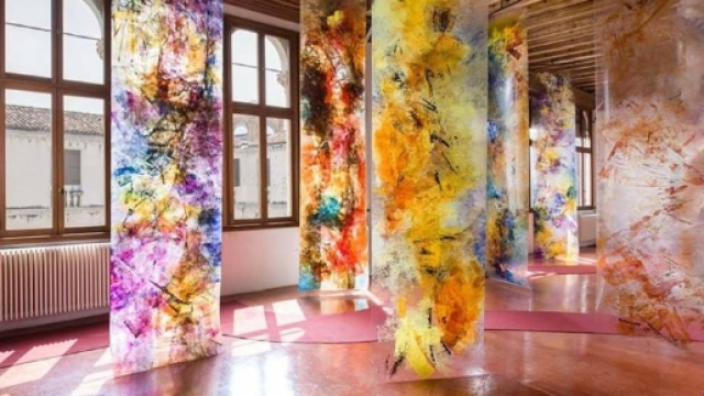 Evocative Surfaces, la splendida mostra di Beverly Barkat a Palazzo Grimani