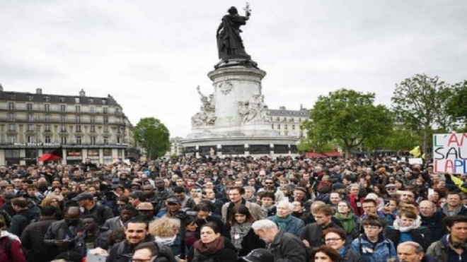 Emmanuel Macron face à ses premières manifestations