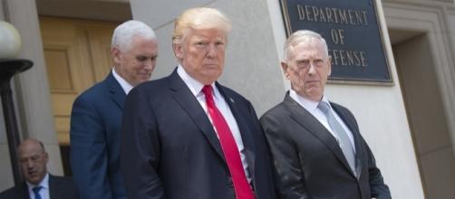 Defense Secretary Jim Mattis, President Trump and Vice Pres. Pence at the Pentagon.(DOD photo by Navy Petty Off. 2nd Class Dominique A. Pineiro)