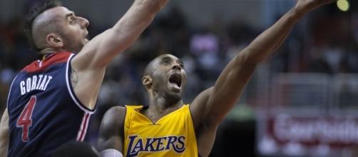Kobe Bryant against the Washington Wizards (c) https://www.flickr.com/photos/keithallison/15755732978