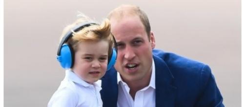 Perché il principe William si inginocchia per parlare col figlio - Huffingtonpost
