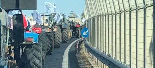 I trattori in marcia verso Lecce.