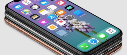 iPhone X: The new Apple's flagship device (Photo: Benjamin Geskin - Twitter)