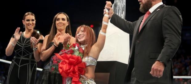 Kairi Sane ganó el Mae Young Classic y debe estar cerca de debutar en NXT. WWE.com. Kairi Sane ganó el Mae Young Classic y debe estar cerca de debutar en NXT. WWE.com.