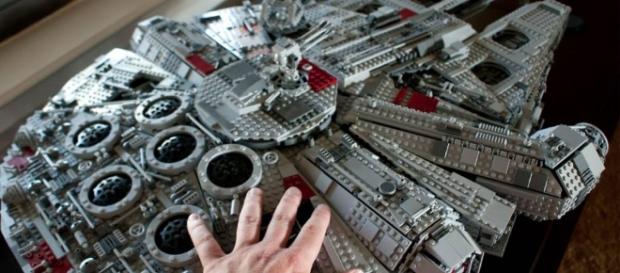 New LEGO Star Wars UCS Millennium Falcon 75192 to Launch From Oct ... - geekculture.co New LEGO Star Wars UCS Millennium Falcon 75192 to Launch From Oct ... - geekculture.co