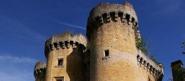 Un'associazione ha lanciato un crowdfunding per salvare un castello Un'associazione ha lanciato un crowdfunding per salvare un castello