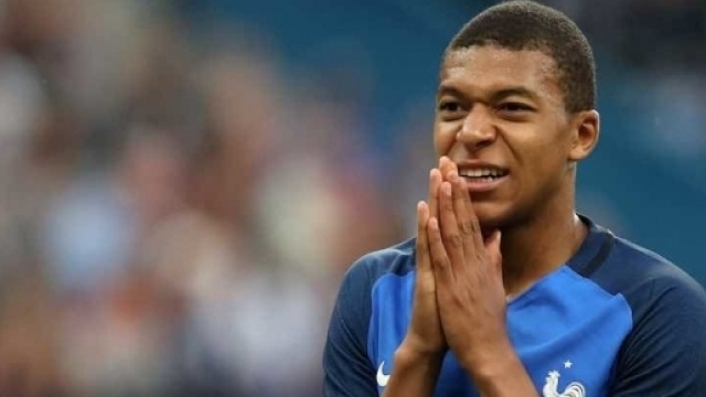Kylian M'Bappé : A seulement 18 ans, il est prêt à détrôner ... - public.fr