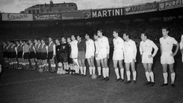 Real Madrid e Stade Reims in campo a Parigi nella prima finale di Coppa dei Campioni, il 13 giugno 1956