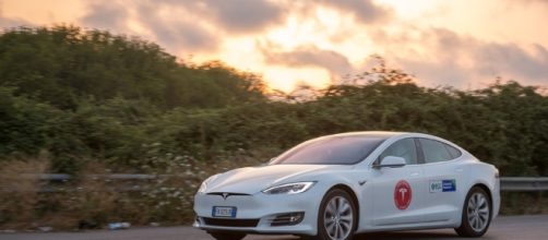 Un team italiano ha percorso 1000 chilometri su una Tesla senza ... - wired.it
