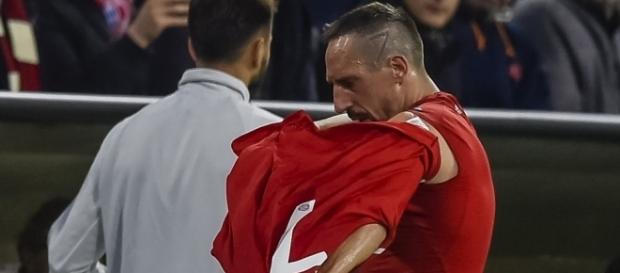 Bayern Munich: « en colère », Ribéry jette son maillot sur le banc Bayern Munich: « en colère », Ribéry jette son maillot sur le banc