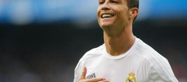 Cristiano Ronaldo a dévoilé une photo de sa toute nouvelle voiture ! - planetemercato.fr Cristiano Ronaldo a dévoilé une photo de sa toute nouvelle voiture ! - planetemercato.fr