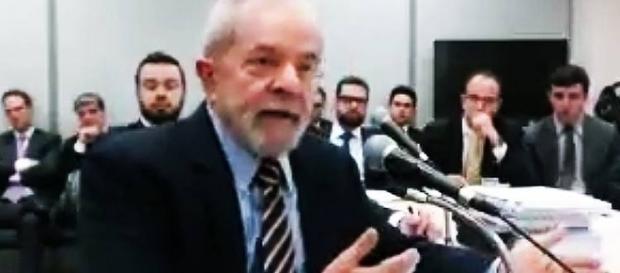 Ex-presidente Lula fica frente a frente com juiz federal Sergio Moro Ex-presidente Lula fica frente a frente com juiz federal Sergio Moro