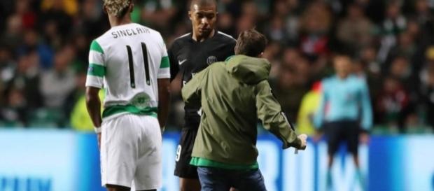 L'agresseur n'a pas empêché Mbappé de faire un bon match (Crédit - Icon Sport). L'agresseur n'a pas empêché Mbappé de faire un bon match (Crédit - Icon Sport).