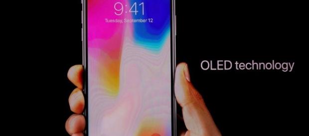 Las acciones de Apple cayeron tras la presentación del iPhone X y este miércoles repetían el escenario con una baja en torno al -1% Las acciones de Apple cayeron tras la presentación del iPhone X y este miércoles repetían el escenario con una baja en torno al -1%