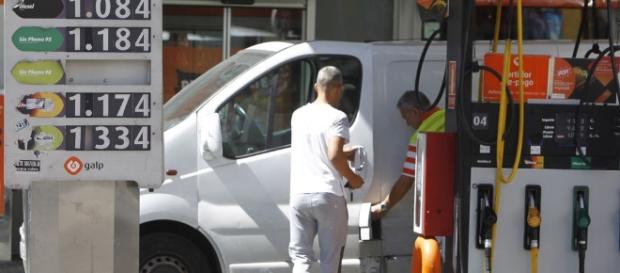 Los carburantes aparecen como uno de los responsables del alza del IPC de agosto junto con los precios del petróleo y gas (elespanol.com) Los carburantes aparecen como uno de los responsables del alza del IPC de agosto junto con los precios del petróleo y gas (elespanol.com)