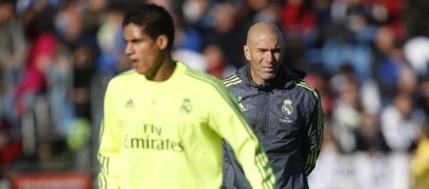 Real Madrid : Zidane a trouvé quel défenseur recruter ! Real Madrid : Zidane a trouvé quel défenseur recruter !