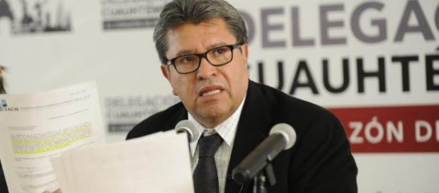 Ricardo Monreal ha demostrado sus habilidades para saltar de un partido a otro. Ricardo Monreal ha demostrado sus habilidades para saltar de un partido a otro.