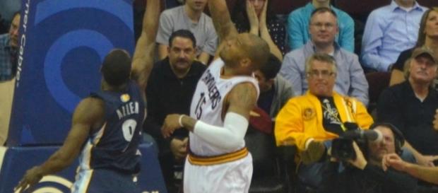 Tony Allen with the lay up over Speights | Flickr | Erik Drost Tony Allen with the lay up over Speights | Flickr | Erik Drost