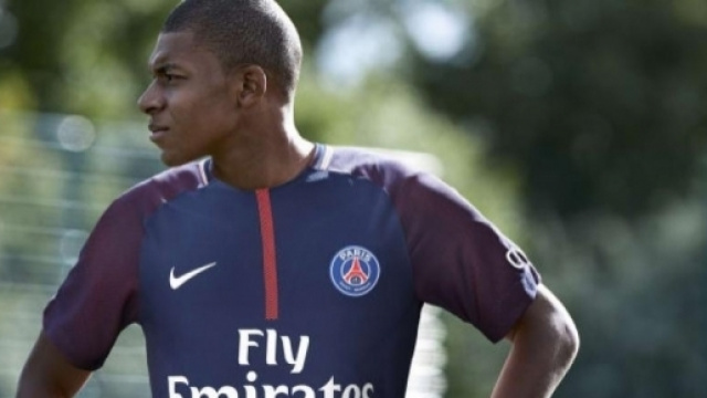 Kylian Mbappé ciblé par un fan excité du Celtic (photo via madeinfoot.com)