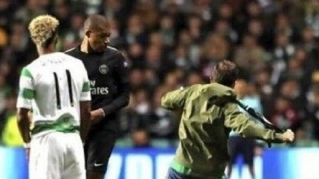 MBappé a évité le supporter du Celtic Glasgow qui voulait le frapper - Photo : Maxifoot.fr