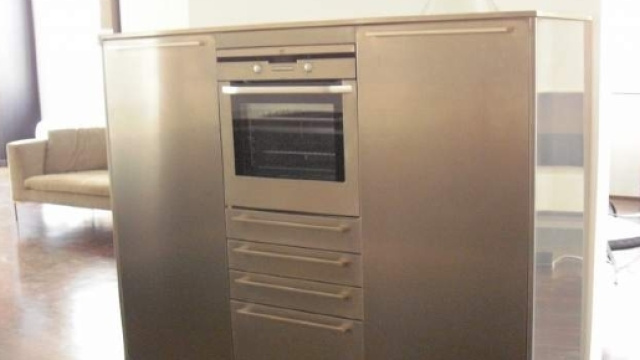 Varenna - Colonne in acciaio inox con forno... a Piacenza - Kijiji ... - kijiji.it