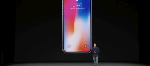 E' stato presentato il nuovo device della Apple, 'iPhone X'