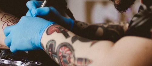 I tatuaggi fanno male alla salute? Una risposta chiara ancora non c'è